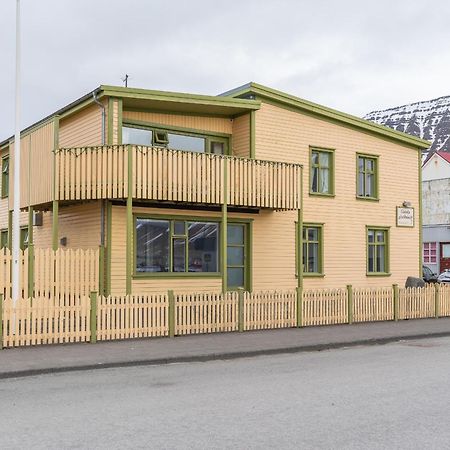 Isafjordur Hostel Экстерьер фото