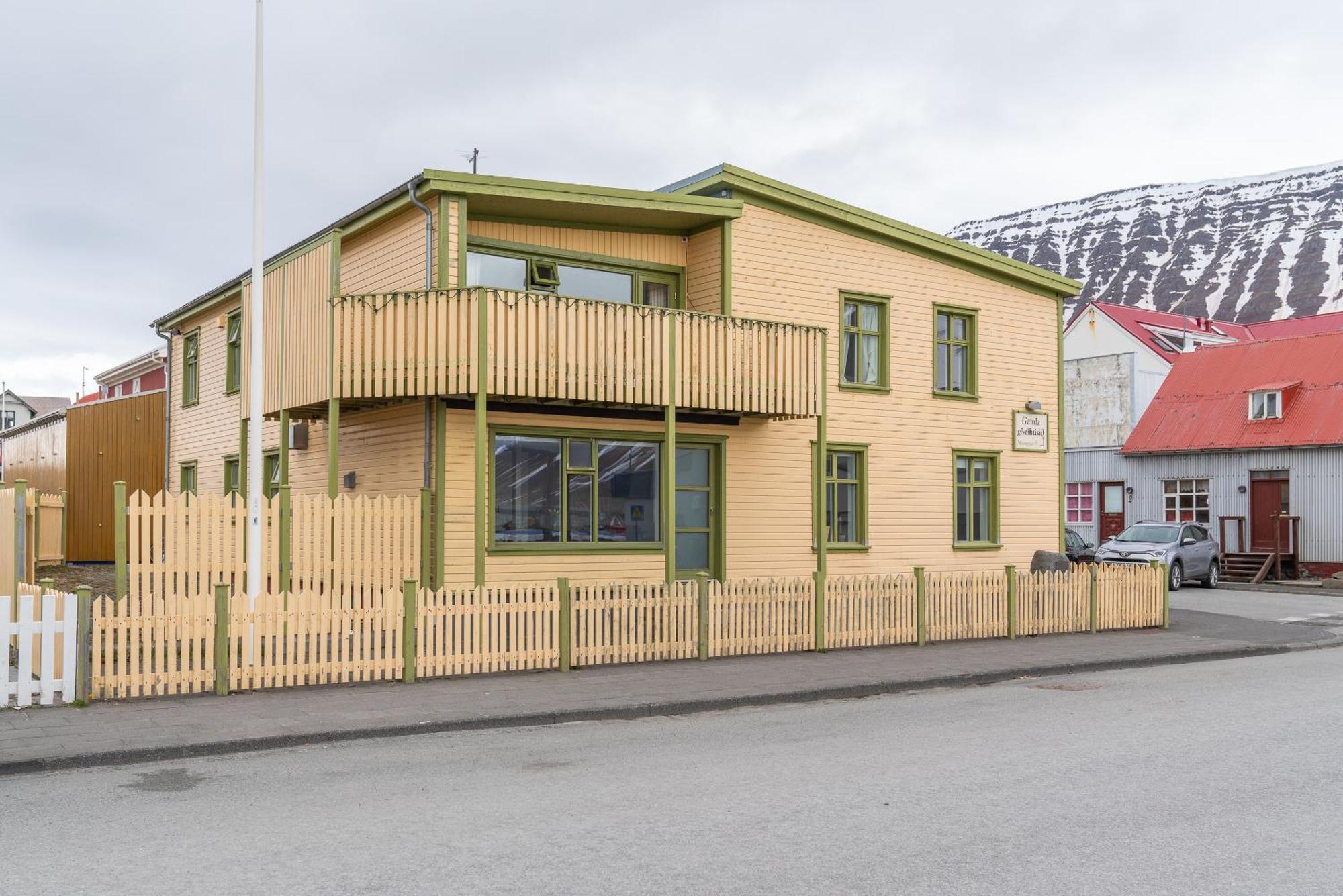 Isafjordur Hostel Экстерьер фото